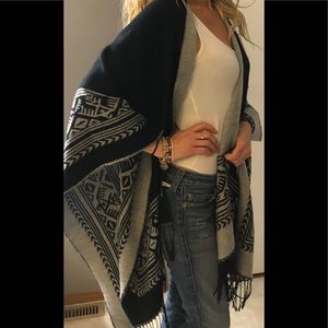 Black/grey reversible shawl